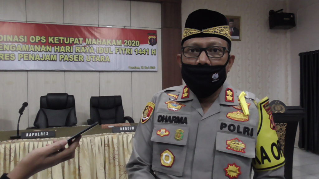Jelang Hari Raya Idul Fitri, Kapolres PPU Imbau Masyarakat Ikuti Saran MUI Shalat Id di Rumah Untuk Kurangi Resiko Penyebaran Covid-19 WhatsApp Image 2020 05 23 at 13.19.21