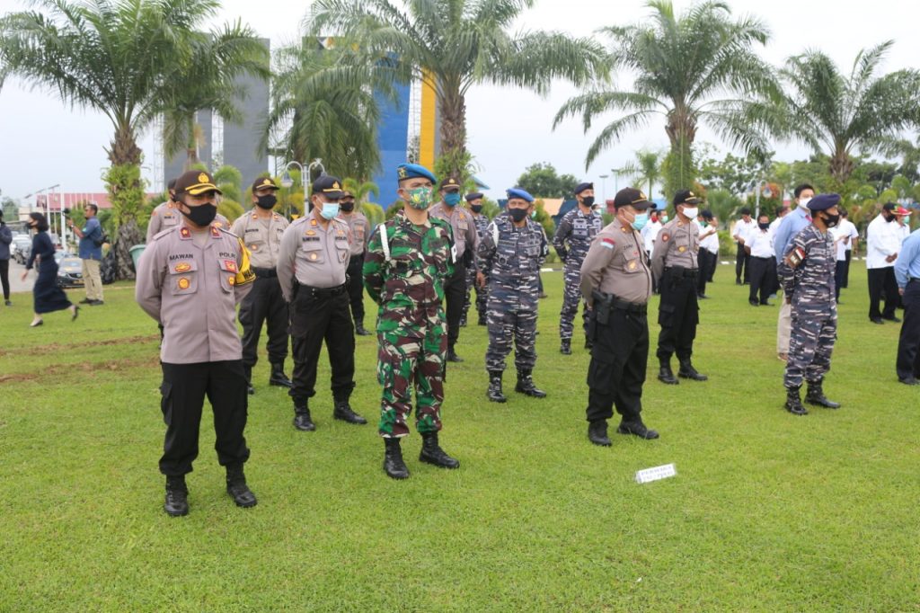 Menuju Tatanan New Normal, Polres Kutim Hadiri Apel Gelar Pasukan di Lapangan Helipad 7 14