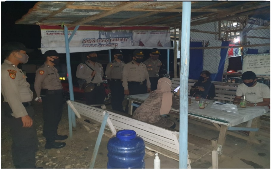 Gelar Patroli Gabungan, Polres Paser Sosialisasikan New Normal Kepada Warga WhatsApp Image 2020 06 14 at 11.22.35