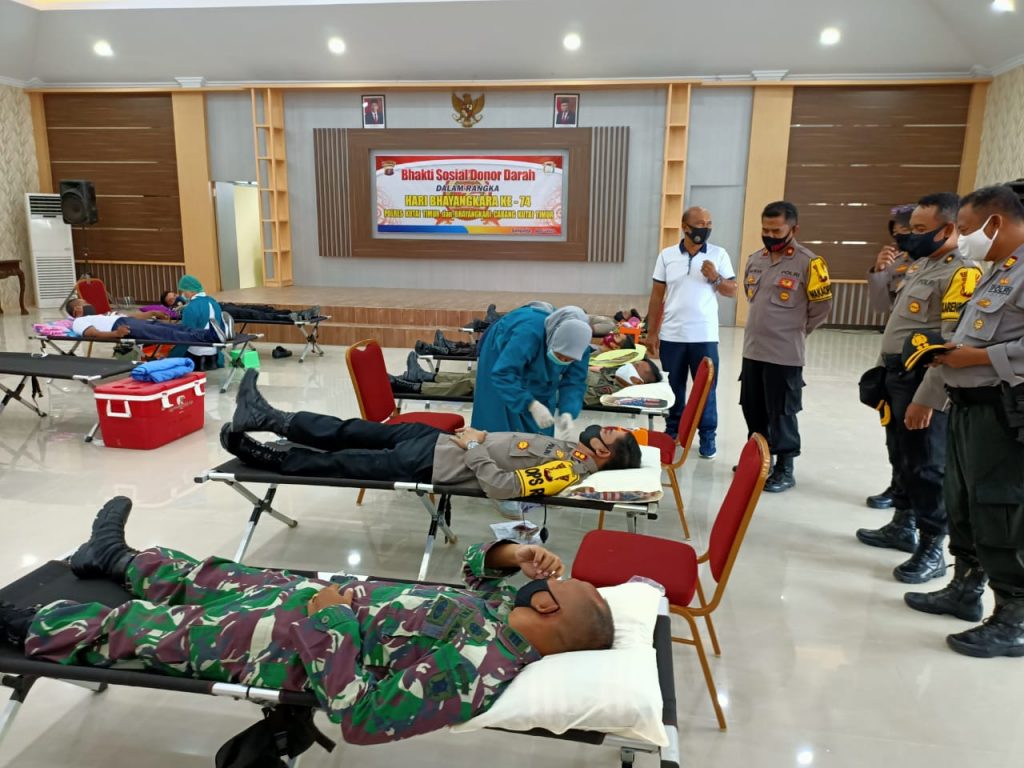 Jelang Hari Bhayangkara Ke-74, TNI-Polri di Kutim Kompak Lakukan Aksi Donor Darah WhatsApp Image 2020 06 16 at 12.30.56