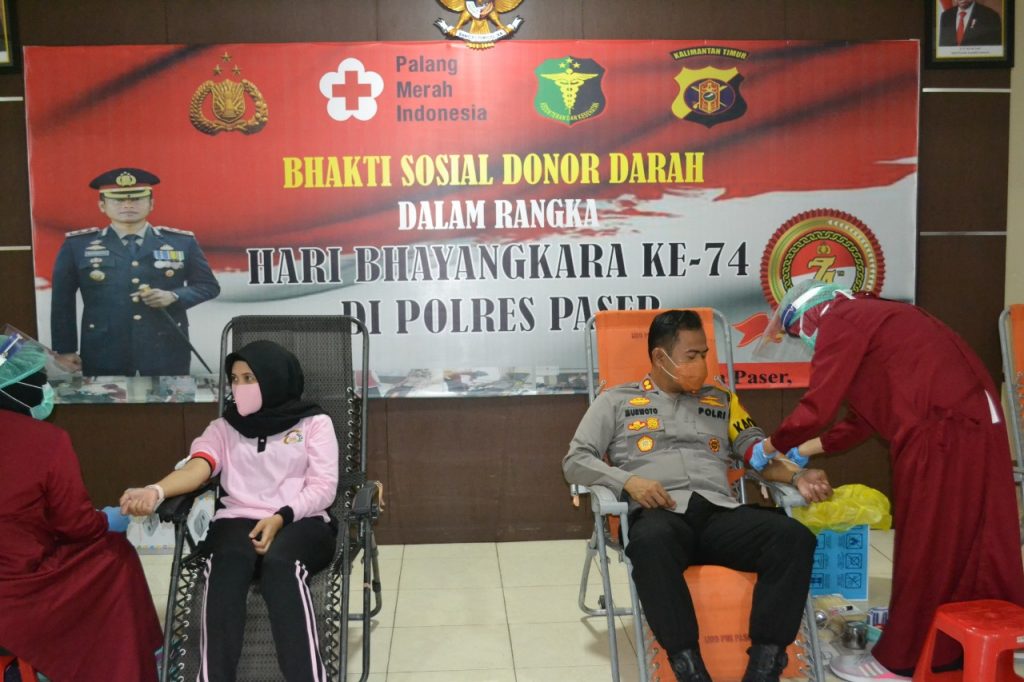 Sambut Hari Bhayangkara Ke-74, Polres Paser Gelar Bakti Sosial Donor Darah WhatsApp Image 2020 06 23 at 14.31.31