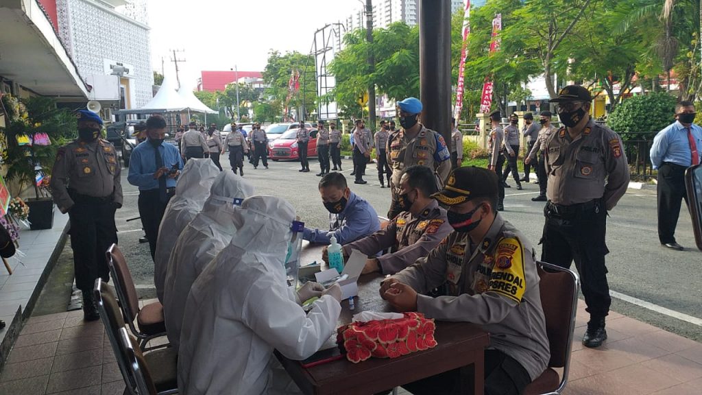 Jelang Hari Bhayangkara Ke-74, PJU Polresta Balikpapan Jalani Rapid Test WhatsApp Image 2020 06 30 at 12.18.26