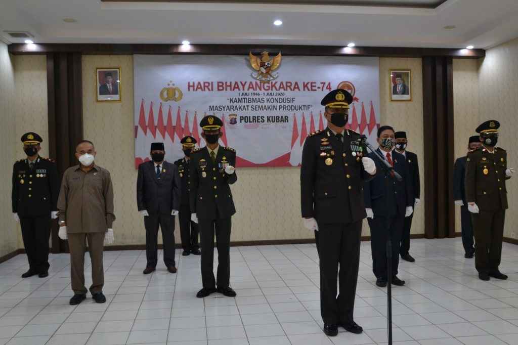 Ikuti Upacara Hari Bhayangkara ke-74 Secara Virtual, Polres Kubar Tetap Patuhi Protokol Covid-19 12