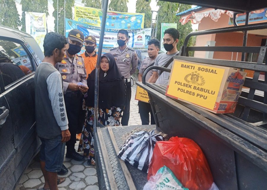 Bakti Sosial Polri, Polsek Babulu Berikan Bantuan Kepada Warga Kurang Mampu Pengidap Kanker Tulang 20200710 044806PM org 900x640 1
