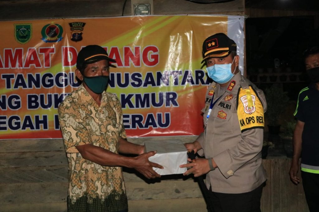 Tinjau Kampung Tangguh di Kec. Segah, Kapolres Berau Apresiasi Warga Yang Patuhi Protokol Kesehatan WhatsApp Image 2020 07 06 at 10.58.23 1