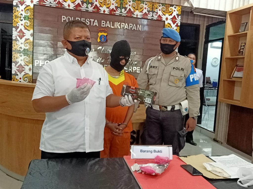 Simpan Sabu Dalam Kemasan Wafer, Polresta Balikpapan Berhasil Amankan Seorang Pemuda WhatsApp Image 2020 07 09 at 10.22.40
