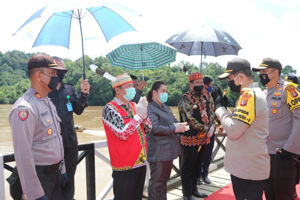 Wujudkan Kamtibmas Kondusif Jelang Pilkada 2020, Kapolda Kaltim Kunjungi Kabupaten Mahakam Ulu WhatsApp Image 2020 07 22 at 2.21.32 PM