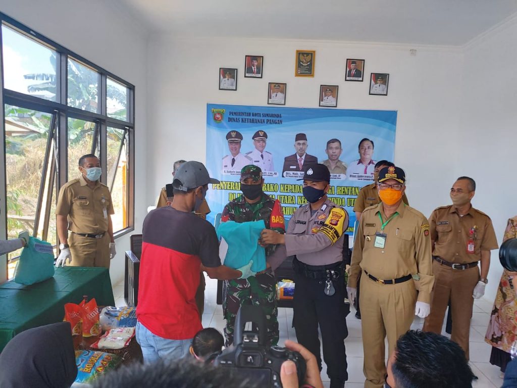 Bhabinkamtibmas Polsek Sungai Pinang Gencar Sosilasisasikan Adaptasi Kebiasaan Baru WhatsApp Image 2020 07 24 at 8.49.48 AM