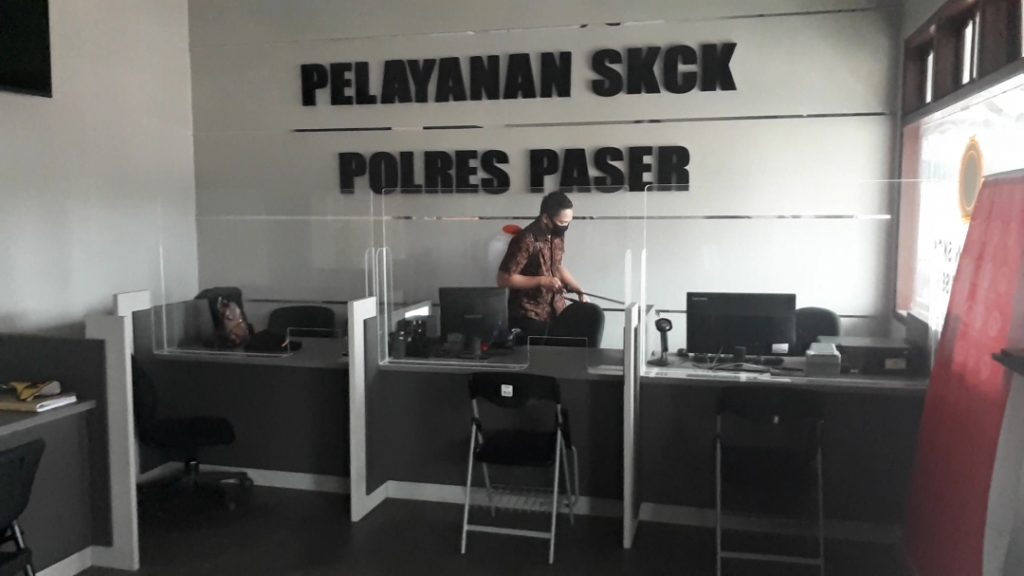 Sterilisasi Mako, Personel Polres Paser Semprotkan Cairan Disinfektan WhatsApp Image 2020 07 25 at 14.11.39