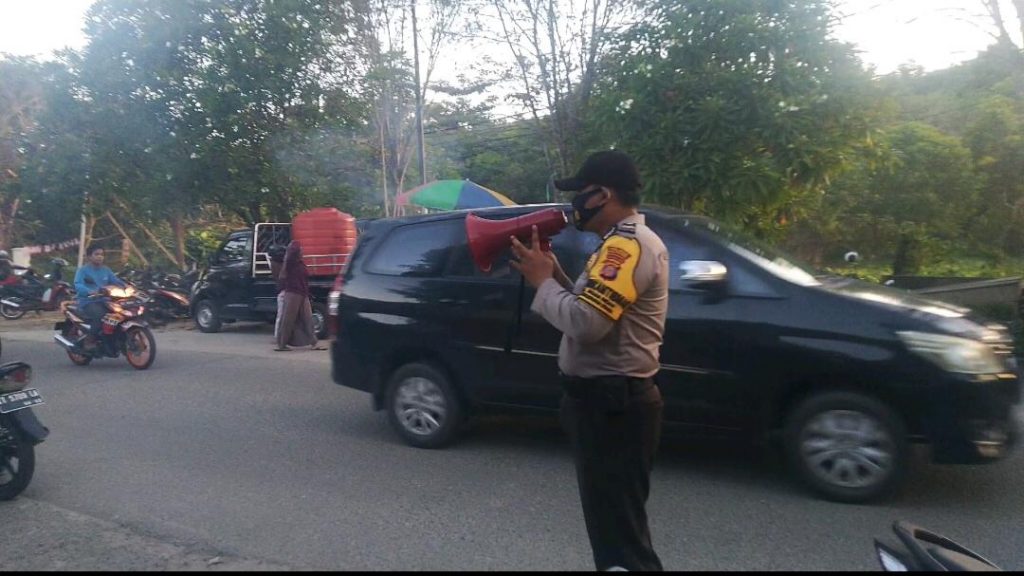 Cegah Peyebaran Covid-19, Bhabinkamtibmas Polsekta Balikpapan Utara Beri Himbauan kepada Masyarakat 15 5