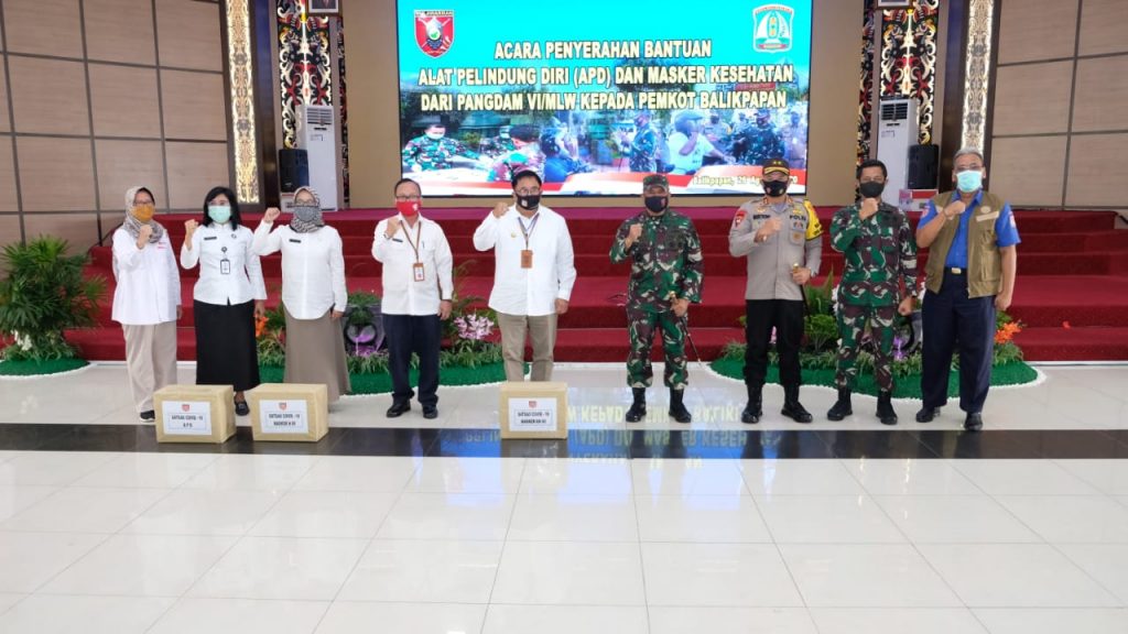 Kapolda Kaltim Hadiri Acara Penyerahan APD di Kodam VI/MLW 18 9