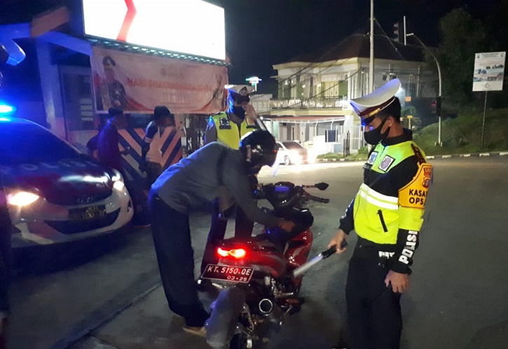 Resahkan Masyarakat, Satlantas Polres Bontang Tertibkan Kendaraan yang Menggunakan Knalpot Bising 20