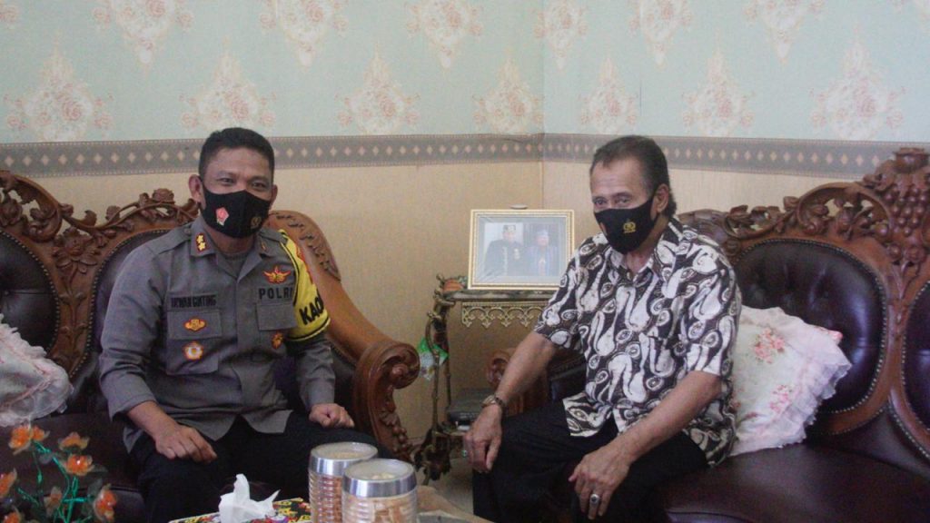 Jalin Silaturrahmi, Kapolres Kukar Sambangi Tokoh Kesultanan Kutai Kartanegara Ing Martadipura 3 13