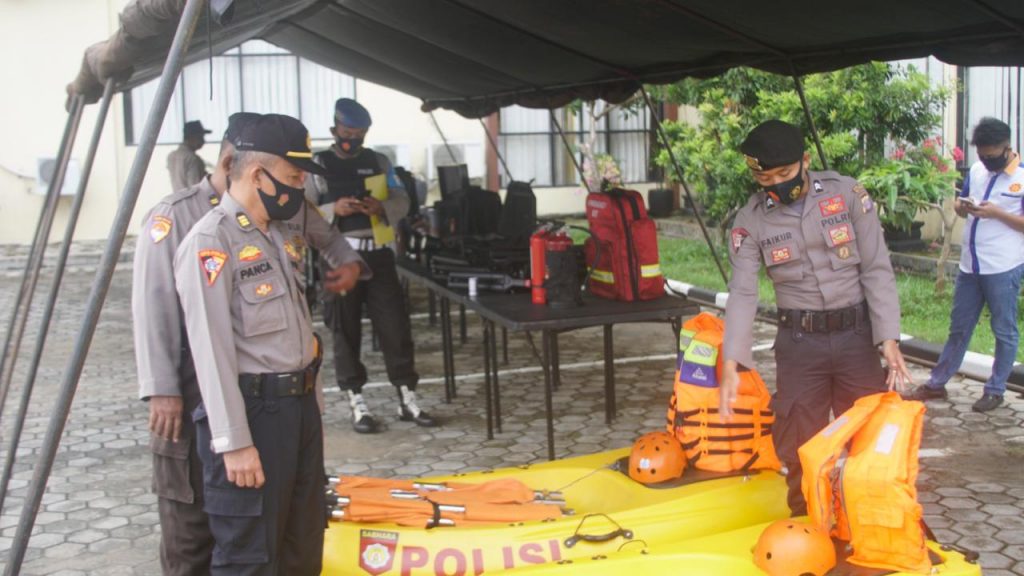Pastikan Kesiapan Amankan Pilkada 2020, Polres Kukar Laksanakan Apel Gelar Perlengkapan dan Kendaraan Dinas 3 14