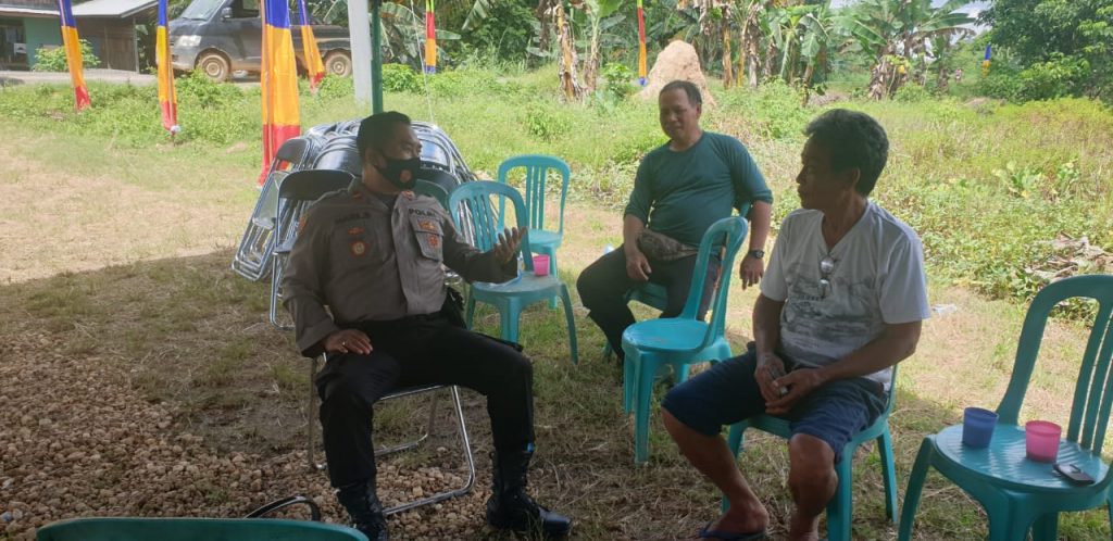 Beri Himbauan Jelang Pilkada 2020 Ditengah Pandemi Covid-19, Polsek Kongbeng Sambangi Tokoh Masyarakat 9 6
