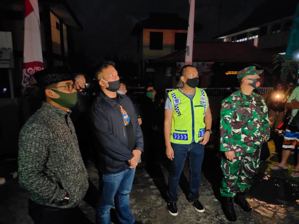 Kapolda Kaltim Datangi Langsung Lokasi Kebakaran di Pemukiman Gunung Kemendur Balikpapan WhatsApp Image 2020 08 03 at 9.46.54 AM