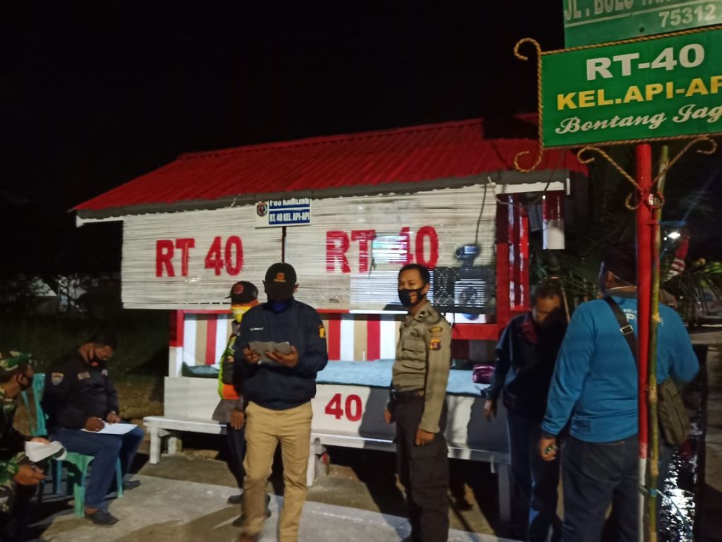 Sambut HUT RI Ke-75, Polisi dan TNI Jadi Juri Lomba Pos Kamling di Kota Bontang WhatsApp Image 2020 08 09 at 8.08.45 AM