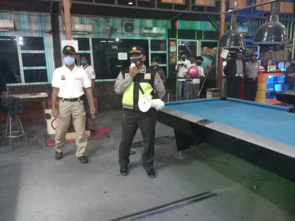 Cipta Kondisi Polsek Sungai Pinang Disiplinkan Masyarakat Tentang Protokol Kesehatan WhatsApp Image 2020 08 16 at 17.03.47