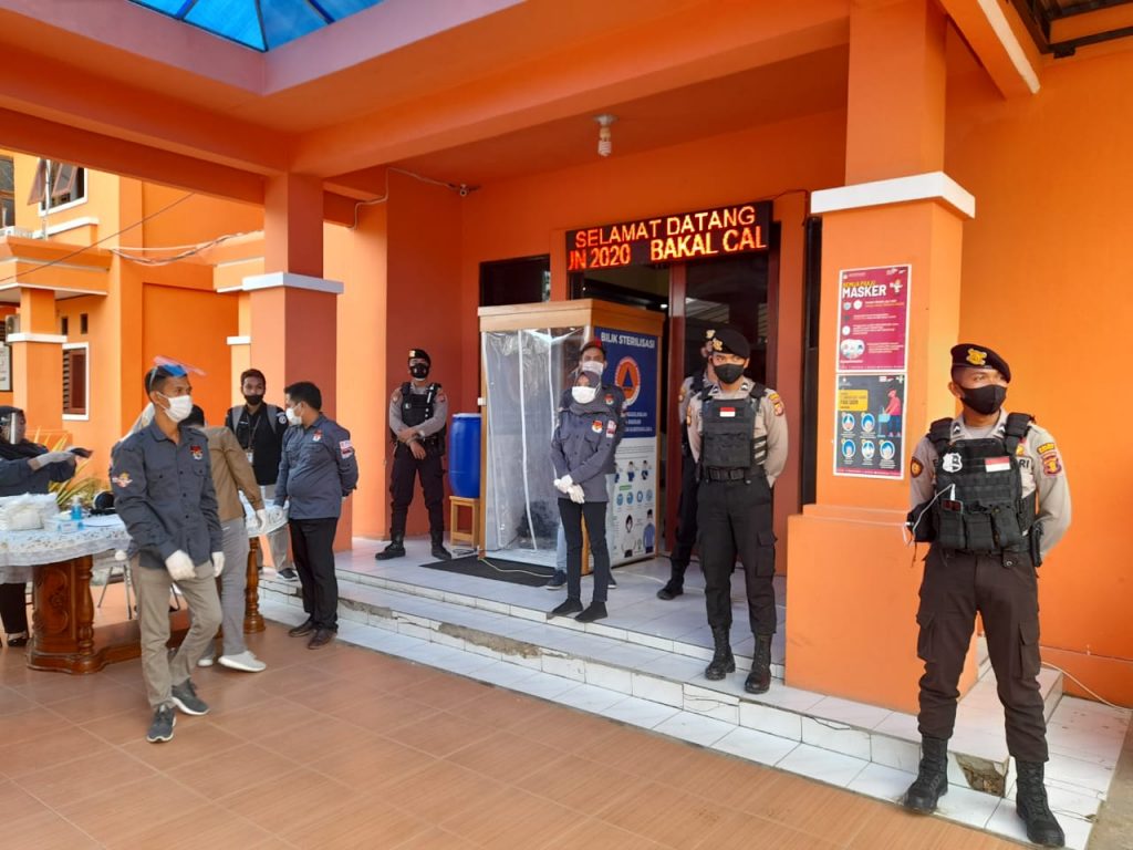 Polres Kukar Kawal Orasi Pasangan Calon Bupati dan Wakil Bupati di Depan Kantor KPU 10 3