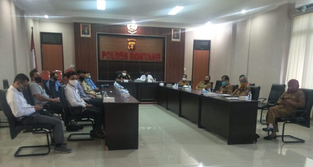 Polres Bontang Ikuti Vicon Rakor Pengawasan Program Pemulihan Ekonomi Nasional 12 8