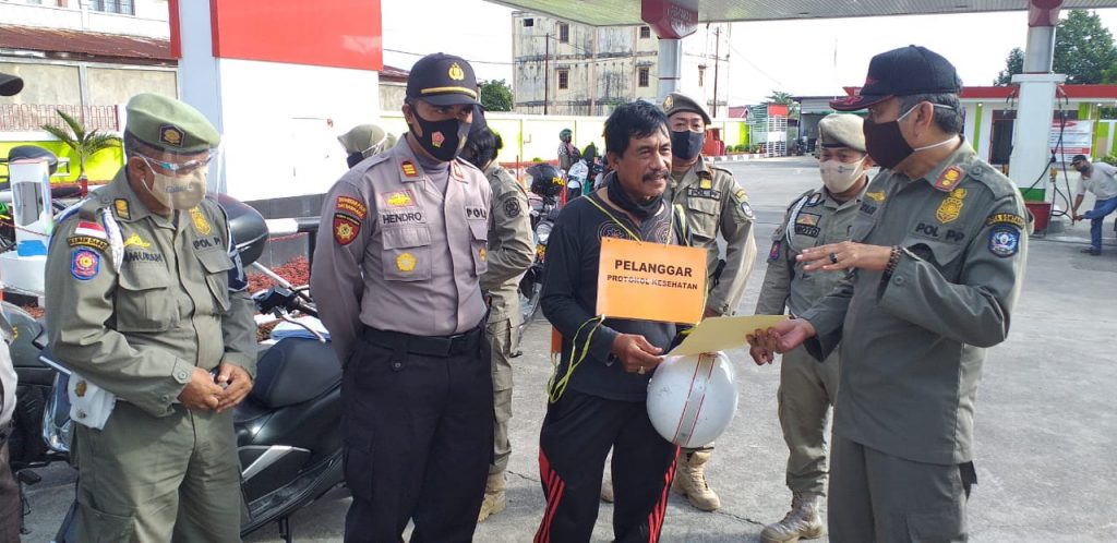 Upaya Tekan Penyebaran Covid-19, Polres Bontang Gelar Operasi Yustisi Penerapan Protokol Kesehatan 14 7