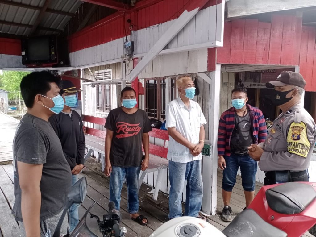 Laksanakan Sambang, Polres Kukar Sampaikan Himbauan Protokol Kesehatan Kepada Masyarakat WhatsApp Image 2020 09 02 at 6.16.42 AM