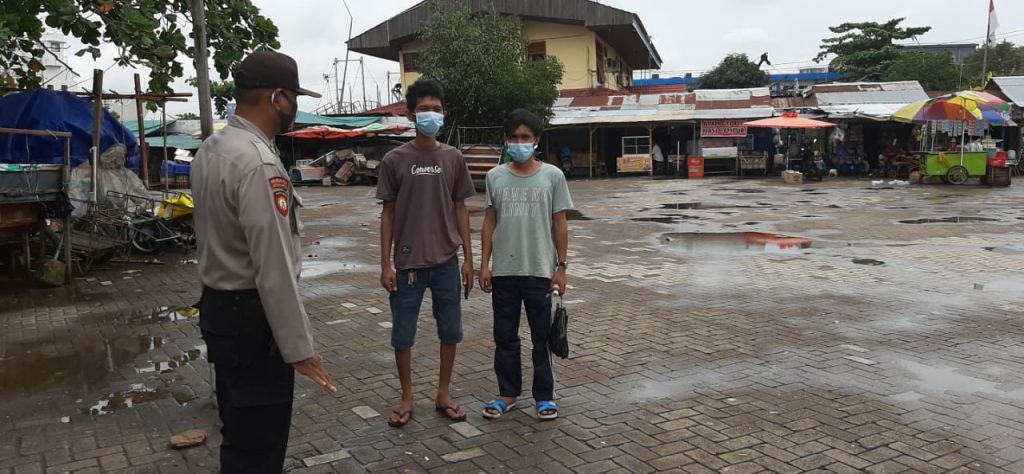 Polsek Kawasan Pelabuhan Samarinda Terus Sosialisasikan Protokol Kesehatan Kepada Masyarakat WhatsApp Image 2020 09 12 at 3.24.29 PM
