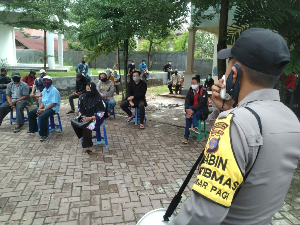 Patroli Dialogis, Polsek Samarinda Kota Berikan Edukasi dan Pendisiplinan Protokol Kesehatan Kepada Masyarakat WhatsApp Image 2020 09 12 at 3.24.59 PM