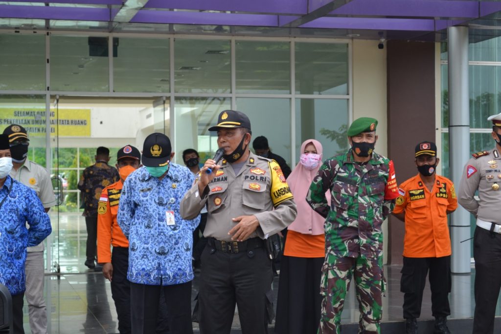 Polres Paser Bersama Tim Gugus Tugas Kembali Terapkan Pendisiplinan Protokol Kesehatan Pada Warga WhatsApp Image 2020 09 17 at 12.49.25