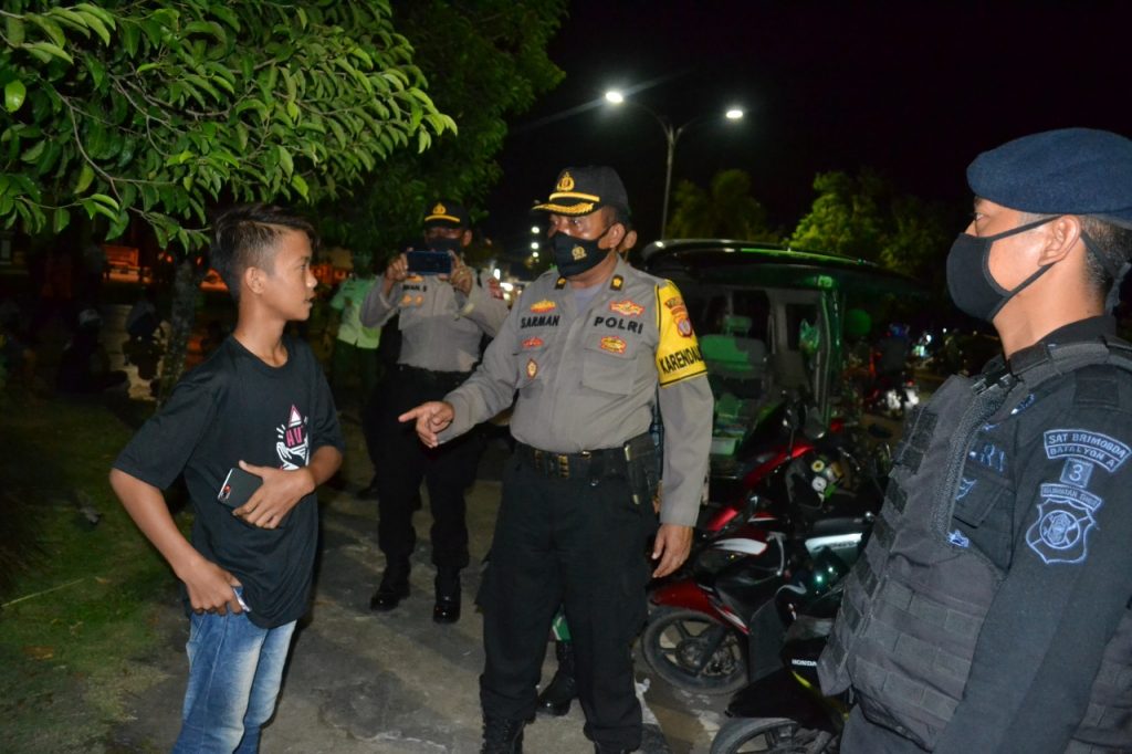 Cegah Penyebaran Covid-19, Patroli Gabungan Sasar Tempat-Tempat Keramaian di Kab. Paser WhatsApp Image 2020 09 20 at 2.07.30 PM