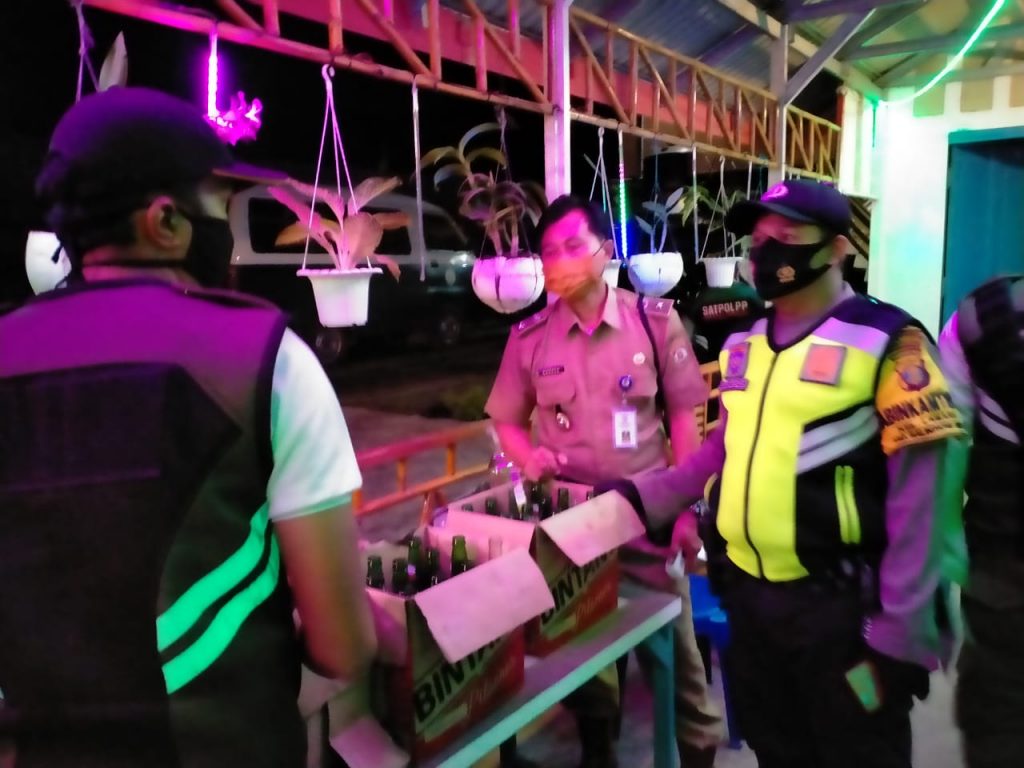 Polresta Balikpapan Sita Puluhan Botol Miras WhatsApp Image 2020 09 24 at 19.13.41