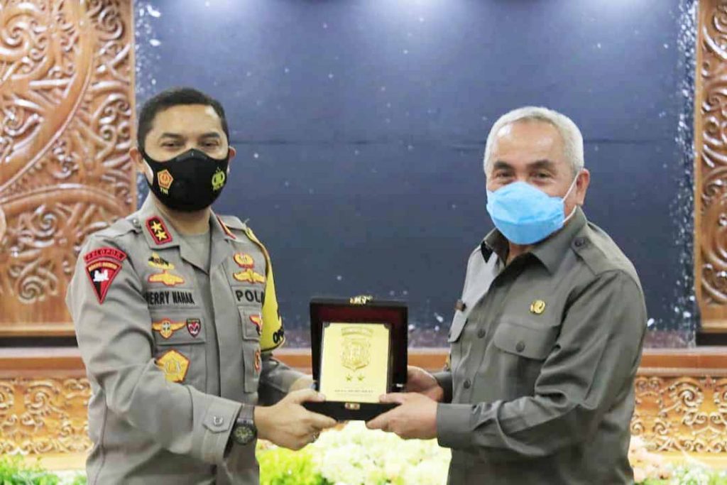 Perkuat Sinergitas, Kapolda Silaturahmi ke Gubernur Kaltim kapolda kaltim kunker gubernur2