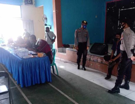 Polisi Berikan Pengamanan Pemilihan BPD Desa Sesulu dan Desa Api-Api Kec. Waru ppu2