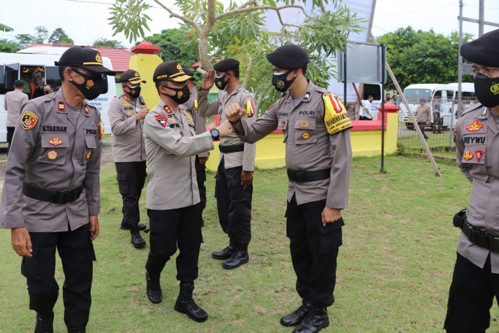 Dalam Kunjungan Kerja di Polres Berau, Kapolda Kaltim Kunjungi Polsek Maratua 11 7