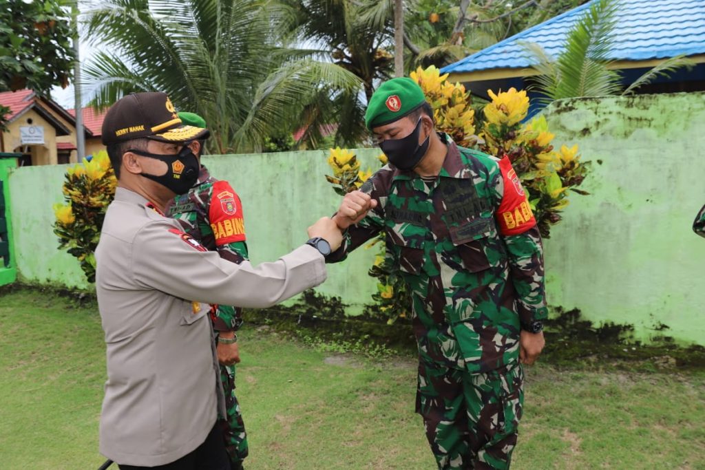 Jalin Sinergitas TNI-Polri, Kapolda Kaltim Kunjungi Koramil Maratua 14 3