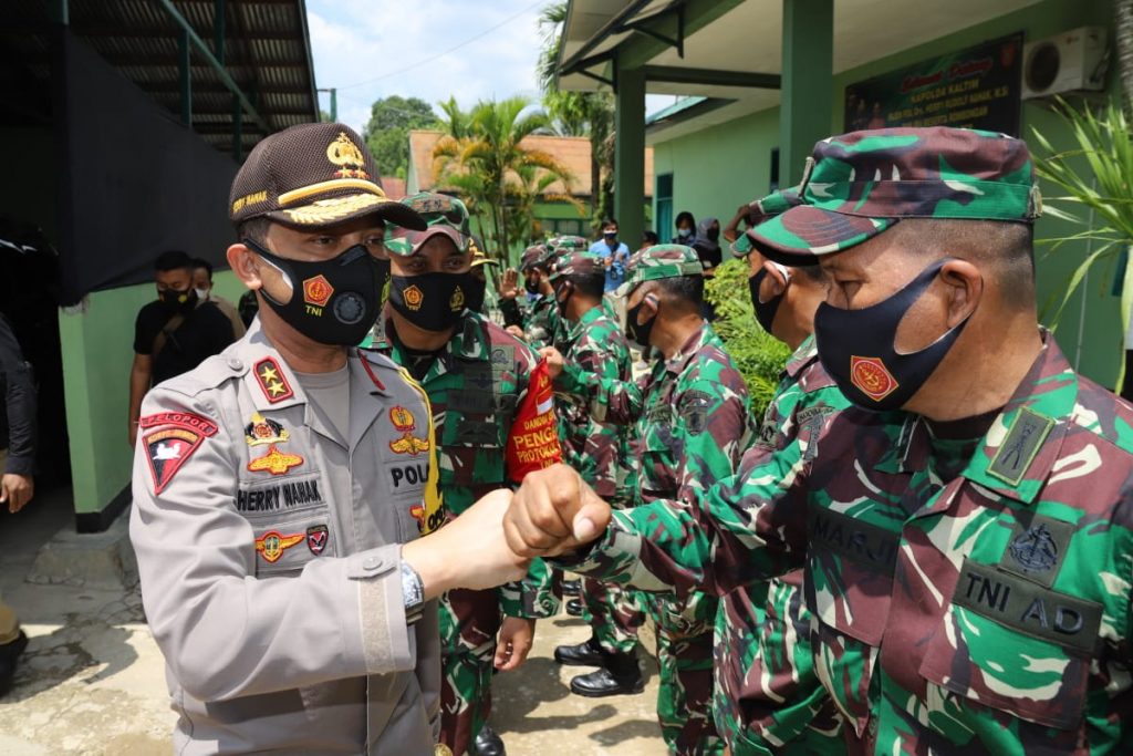 Jalin Sinergitas TNI-Polri, Kapolda Kaltim Kunjungi Kodim 0906 Tenggarong 18