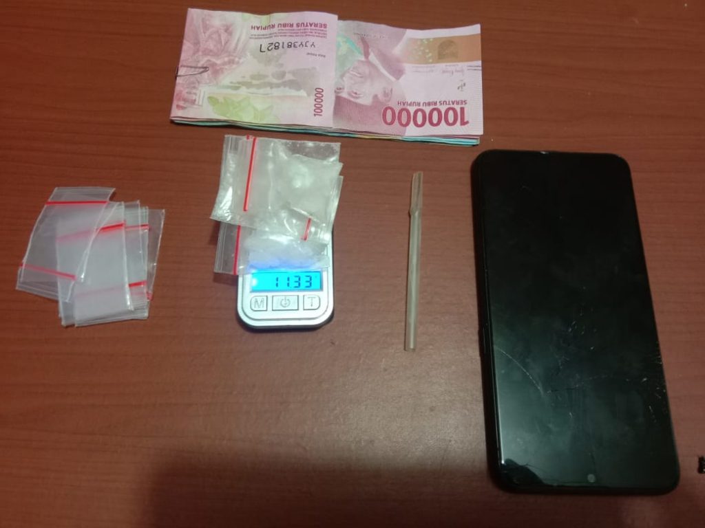 Polsek Kembang Janggut Berhasil Amankan Seorang Pria Pelaku Penyalahgunaan Narkotika Jenis Sabu 2 12