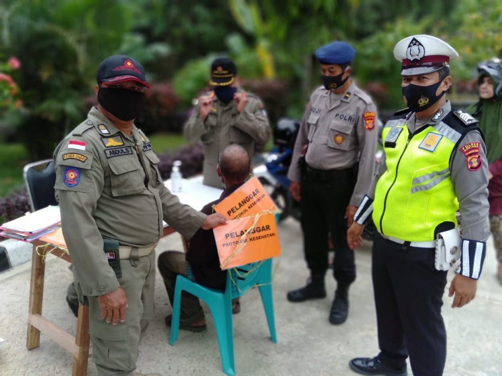 Polres Bontang Bersama TNI dan Instansi Terkait Gelar Operasi Yustisi Protokol Kesehatan 2 4