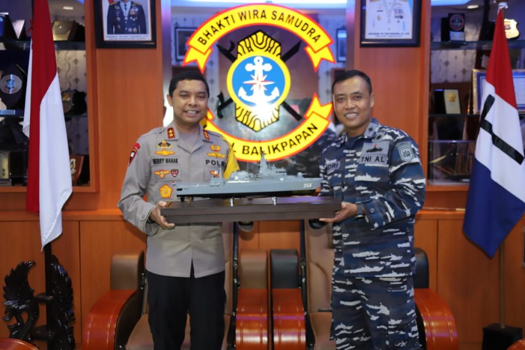 Perkuat Sinergitas, Kapolda Kaltim Jalin Silaturahmi dengan Lanal Balikpapan 6 3
