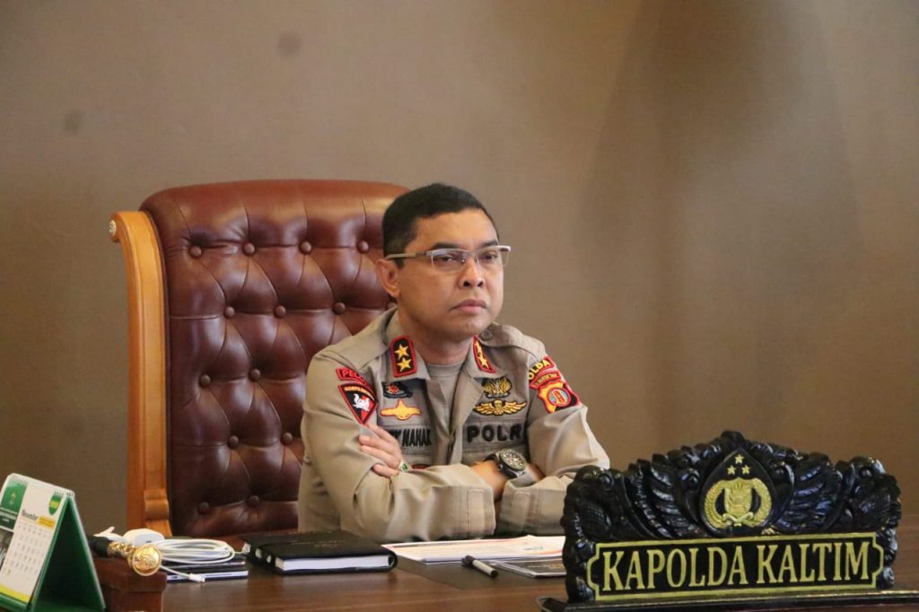 Antisipasi Dampak Libur Panjang Terhadap Kenaikan Covid-19, Kapolda Kaltim Ikuti Vicon dengan Menko Maritim dan Investasi 8 15