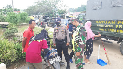 Polsek Kawasan Pelabuhan Samarinda Laksanakan Penegakkan Disiplin Protokol Kesehatan Masyarakat IMG 20201002 WA0055