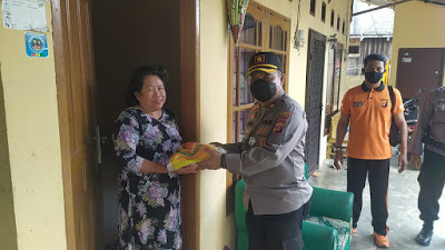 Polri Peduli, Kapolsek Samarinda Seberang Salurkan Bantuan Kepada Warga Terdampak Covid-19 IMG 20201023 WA0021