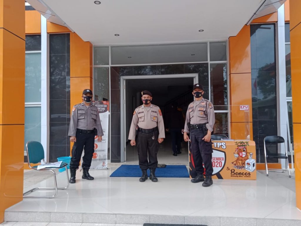 Jelang Pilkada 2020, Polres Bontang Tingkatkan Pengamanan di Kantor KPU dan Bawaslu btg3