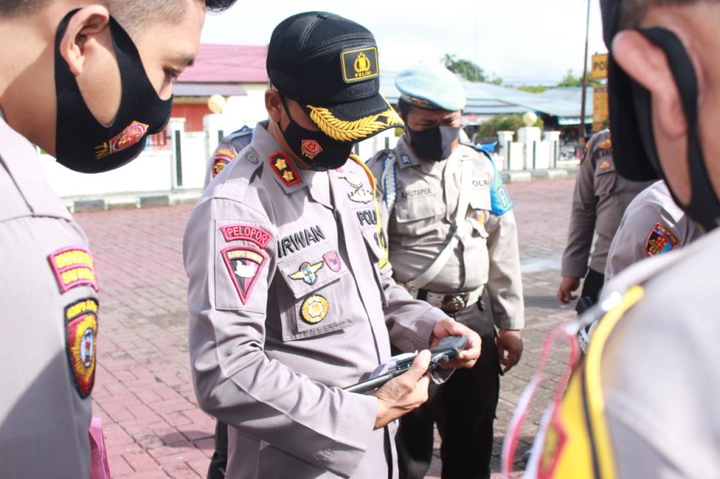 Cegah Penyalahgunaan, Kapolres Cek Senpi dan SIPS Personel Polres Kubar kubar 2