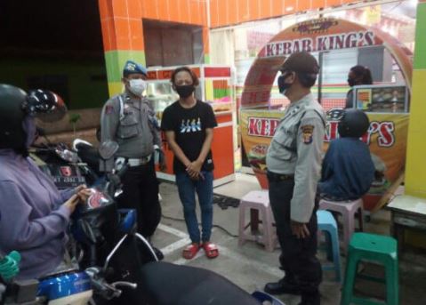 Polsek Tenggarong Rutin Sosialisasikan Disiplin Protokol Kesehatan ke Masyarakat kukar