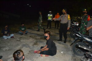 Patroli Gabungan Polres Paser Cegah Penyebaran Virus Covid-19 paser