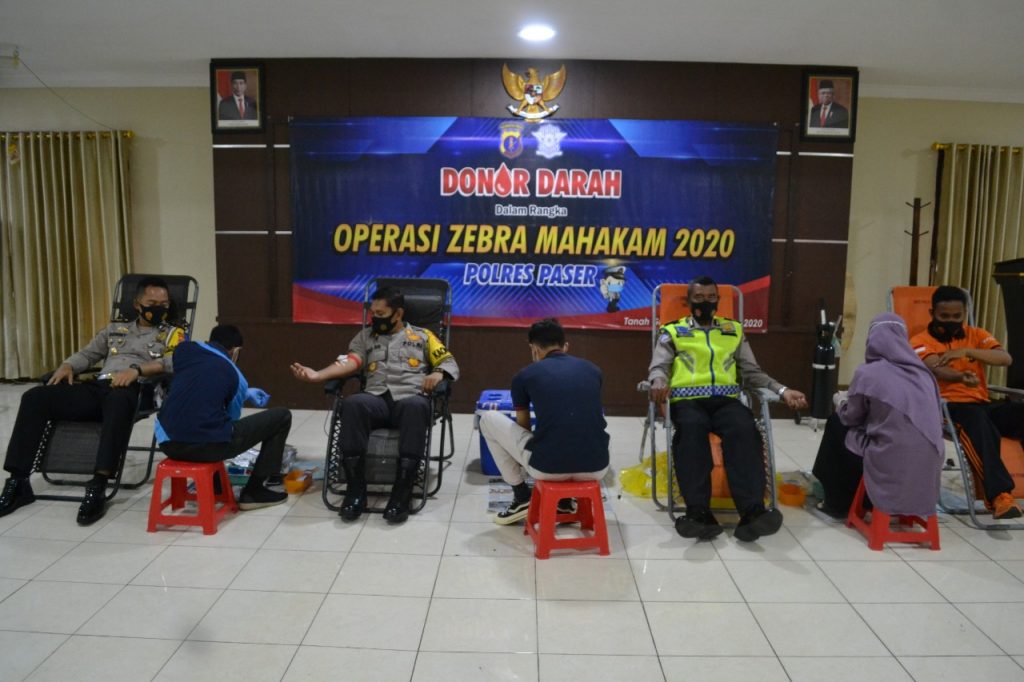 Polres Paser Laksanakan Bakti Sosial Donor Darah Dalam Rangka Operasi Zebra Mahakam 2020 15 2