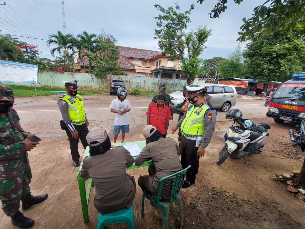Guna Menurunkan Grafik Covid – 19, Polres Kutim Bersama TNI dan Satpol–PP Gelar Operasi Yustisi 5 1