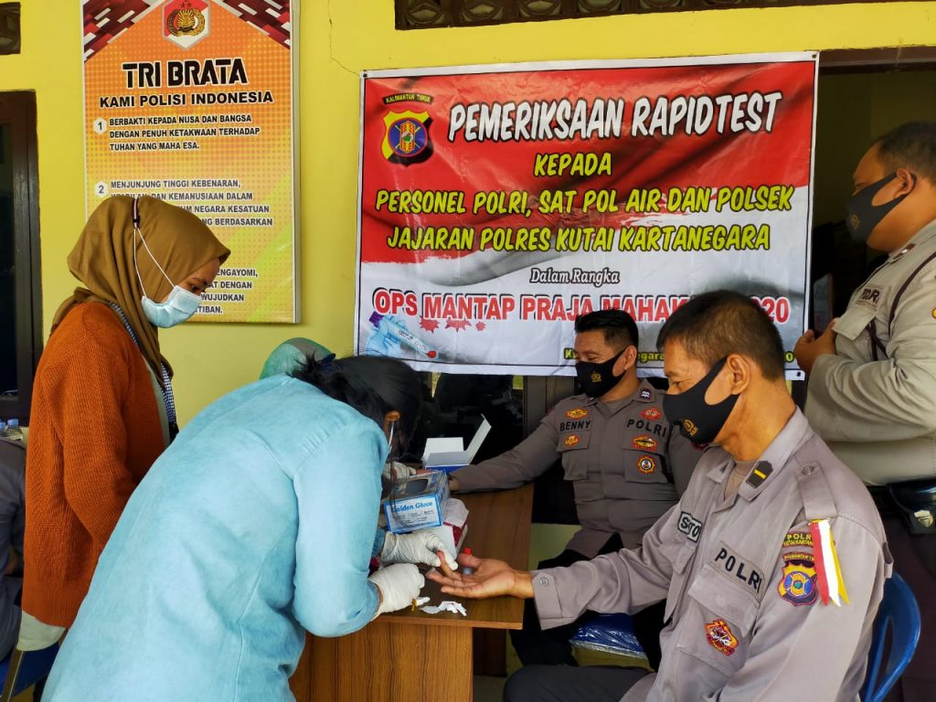 Upaya Memutus Mata Rantai Covid-19, Unit Urkes Polres Kukar Lakukan Pemeriksaan Rapid Test Personel 5 7