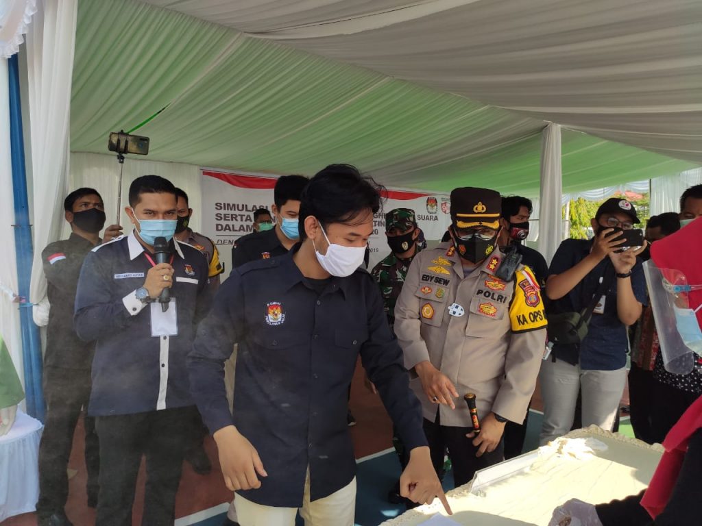Utamakan Protokol Kesehatan, Kapolres Berau Hadiri Simulasi Pemungutan Suara 6 11